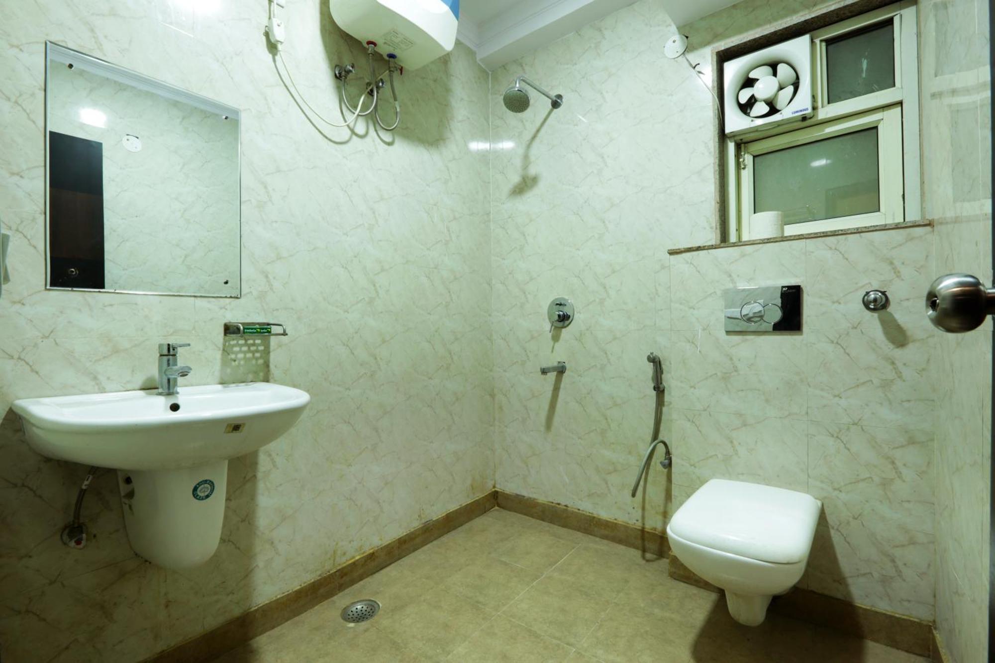 Hotel Sky View At Airport New Delhi Exterior photo