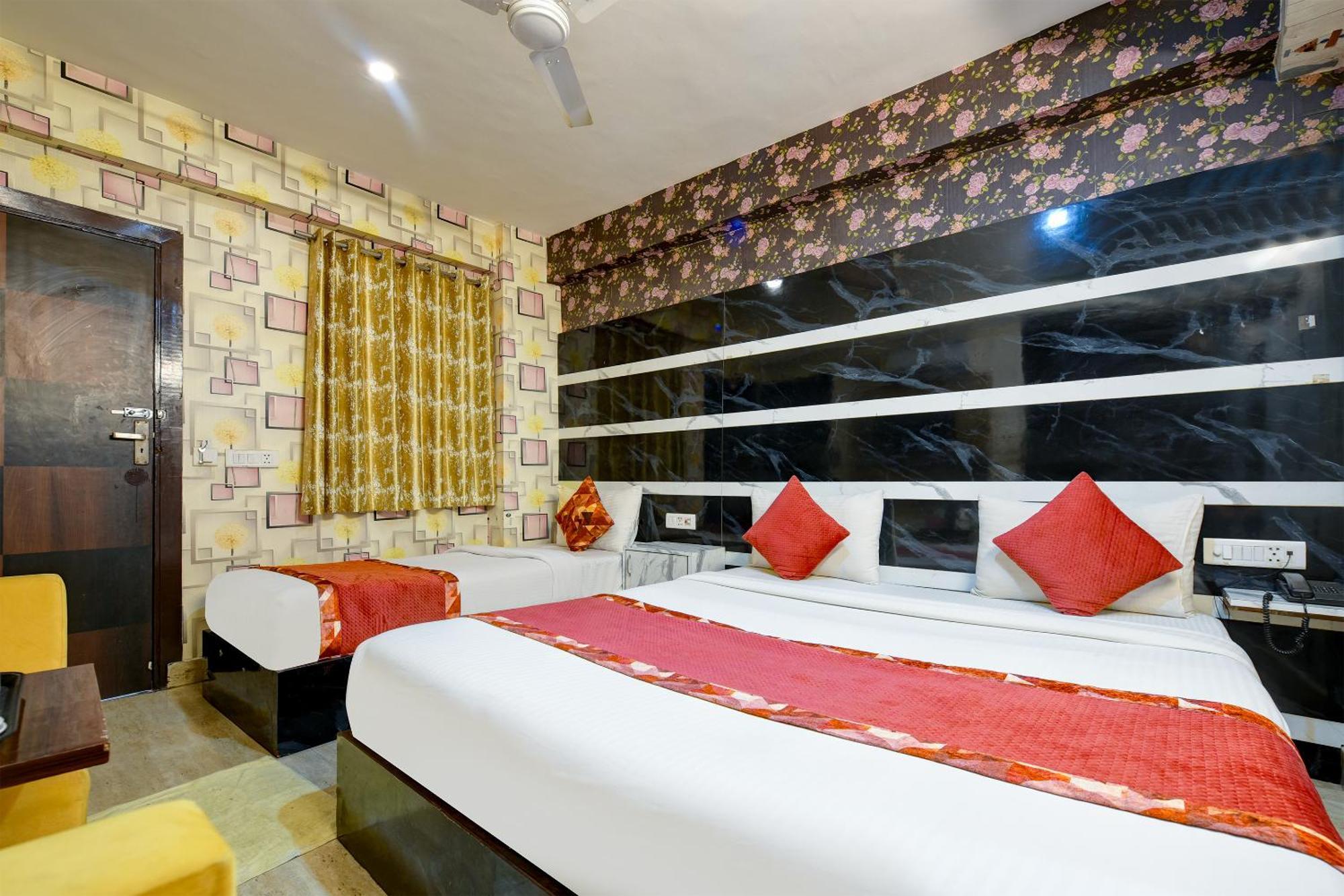 Hotel Sky View At Airport New Delhi Exterior photo